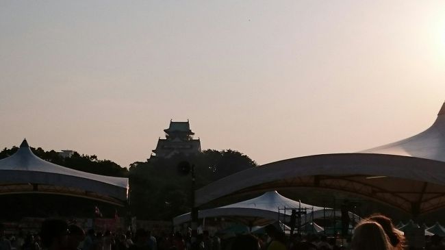 大阪城公園でタイフェスティバルをしていたので行ってきました<br />人が多いので席をとるのが大変だけどコンサートやムエタイなど催しが色々あって楽しかったです<br /><br />タイの雑貨や服などのお店もいっぱいあって良かったです<br /><br />タイフードも美味しいし大体すべて500円くらいで安くて大満足でした<br /><br />