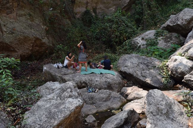 Memories of Chiang Mai <br /><br />ドイ･ステープに登る坂を少し上がったところにあるホイケオ滝へ行った。