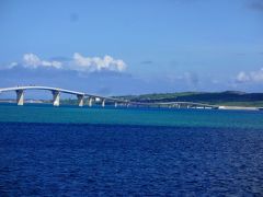 伊良部大橋を渡り、楽園の島々を巡りました。