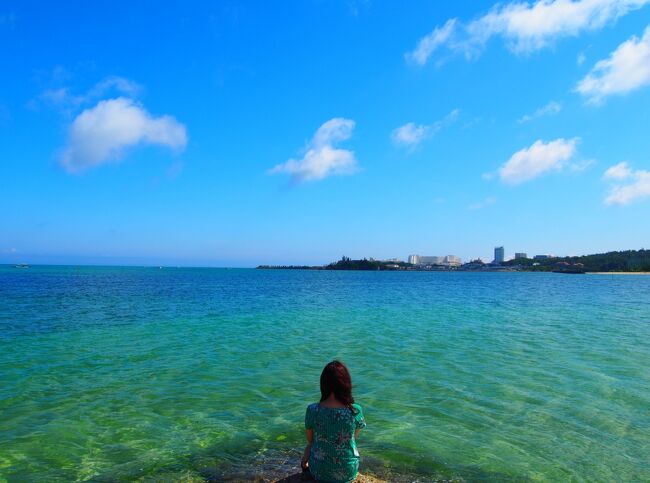 姉妹旅は、毎回土、日の1泊2日の弾丸旅行ですが、今回は妹が平日それも<br />3日間行ける事になり、初の2泊3日の姉妹旅です。<br />梅雨まっただ中の沖縄。お天気は期待せずに出発しましたが・・・<br />なんと3日間晴天でしたヽ(^。^)ノ<br />今まで何度か沖縄に行っておりますが、滞在中台風や雨の日があり<br />ずっと晴れたのなんて初めてかも!<br />それも梅雨なのに。とてもラッキーでしたヾ(〃^∇^)ノわぁい♪