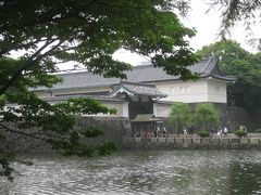 東京・飯田橋から江戸城本丸（皇居東御苑）を通って東京駅へ