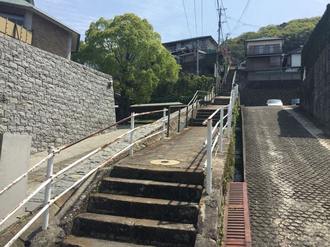 2泊3日の長崎旅行で訪れた「坂」をまとめてみました。<br />住宅へ向かう坂、通学路の坂、観光名所にある坂、本当に坂道、石段だらけです。<br />坂の街・長崎では、坂道そのものも観光スポットになっているものがあります。