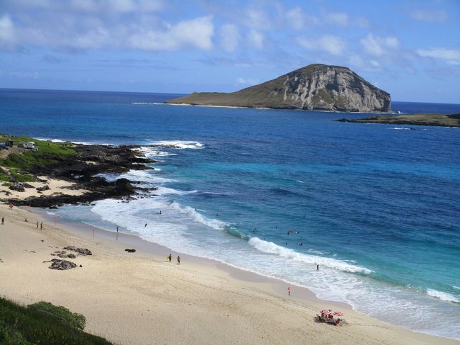 初めてのハワイ個人旅行<br />ワイキキを中心にホノルル全体を<br />見て回りたいとの考えで<br />トロリーバス５コースを最大限<br />効率的に利用する為、４日間の<br />乗り放題チケットを購入<br />今回はブルーラインコースを紹介<br />します。