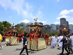 日枝神社の山王祭、神幸祭行列を見物に