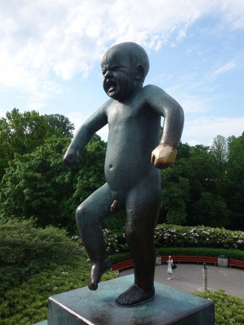 オスロ観光はフログネル公園から。グスタフ・ヴィーゲランの彫刻鑑賞