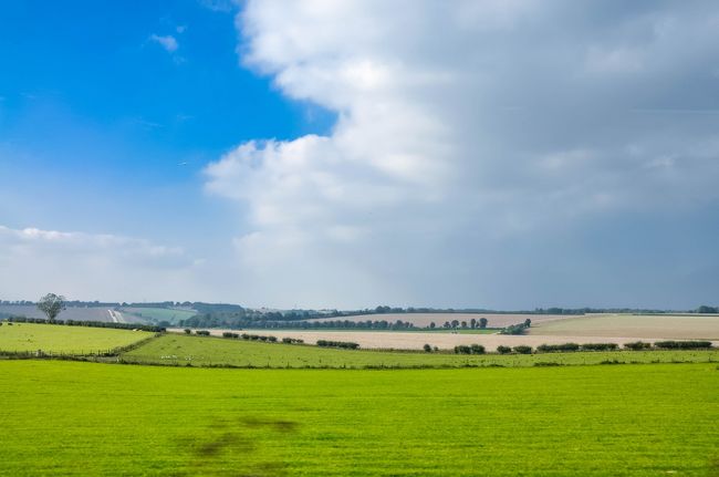 土日を利用して宿泊旅行に出かけました。イギリスの外はさすがに気が引けたのでグロスターとストーンヘンジを巡ってきました。