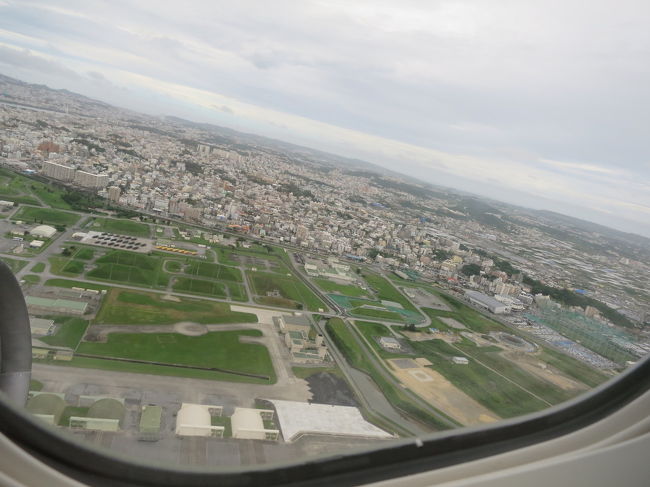 観光バスで空港まで送ってもらいました<br />最後まで沖縄満喫しました<br />ありがとうございます！<br />また沖縄に来ます！<br /><br />13時半に空港着<br />フライトまで時間があるのでアウトレットあしびなーへ<br />空港からバス250円？40分くらいです。<br />大陸からの観光客で満席でした<br />