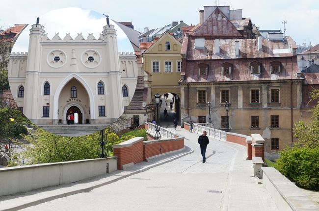 ポーランド7日目の4月28日(木)は、次に、10:58カジミエシュ・ドルヌィ(Kazimierz Dolny)〜12:00ルブリン(Lublin)のバスに乗り、ルブリンへ行きます。<br />ルブリンは古い街並みが戦前のまま残る味のあり、東方文化の香りを感じさせる都市です。郊外のマイダネクには、ナチス・ドイツによって建設されたルブリン強制収容所があります。