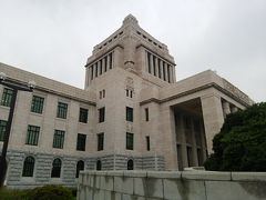 梅雨空の視察研修会 その1 国会議事堂編