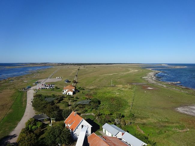レンタカーを借りてデンマーク、ノルウェー、スウェーデンの世界遺産を巡ります。<br />スウェーデンの今日の世界遺産は「エーランド島南部の農業景観」です。<br /><br />第三章:北欧の旅の旅程<br />*フィンランド〜スウェーデン〜デンマーク〜スウェーデン〜ノルウェー〜スウェーデン<br />1.8.6 タリン(エストニア)〜ヘルシンキ(フィンランド)<br />2.8.7 ヴェルラ〜ペタヤヴェシ(フィンランド)<br />3.8.8 クヴァルケン群島(フィンランド)<br />4.8.9 ラウマの旧市街(フィンランド)<br />5.8.10 ハンザ都市ヴィスビ(スウェーデン)<br />6.8.11 ヴィスビ〜ルーレオ(スウェーデン)<br />7.8.12 ルーレオ〜イエリバーレ(スウェーデン)<br />8.8.13 サーメ人地域(イエリバーレ〜キルナ:スウェーデン)<br />9.8.14 キルナ(スウェーデン)〜コペンハーゲン(デンマーク)<br />10.8.15 イェリング墳墓〜モラヴィア教会(デンマーク)<br />11.8.16 ロスキレの大聖堂〜クロンボー城(デンマーク)<br />12.8.17 ヴァールベリのグリメトン無線局〜ヨーテボリ(スウェーデン)<br />13.8.18 タヌムの岩絵群(スウェーデン)→ノルウェー<br />14.8.19 リューカン・ノトッデンの産業遺産(ノルウェー)<br />15.8.20 ベルゲンのブリッゲン地区(ノルウェー)<br />16.8.21 ノルウェー西部のフィヨルド→ウルネスの木造教会(ノルウェー)<br />17.8.22 ブリクスダール氷河→ガイランゲル(ノルウェー)<br />18.8.23 レーロースの鉱山都市(ノルウェー)<br />19.8.24 ヘルシングランドの装飾された農夫の家(スウェーデン)<br />20.8.25 ファールンの大銅山地域→エンゲルスベリの製鉄所(スウェーデン)<br />21.8.26 ドロットニングホルム→ビルカとホヴゴーデン→スクーグスシルコゴーデン(スウェーデン)<br />☆22.8.27 エーランド島南部の農業景観(スウェーデン)<br /><br />参考:地球の歩き方<br /> 世界遺産アカデミーー
