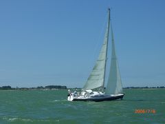 オランダのマルケル（Markermeer）湖でのヨット