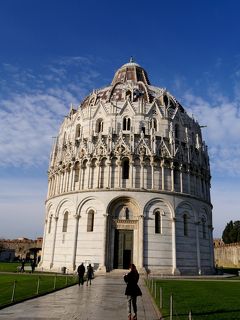 2015.12年末年始二度目のイタリア旅行12-音響のすごいPisa 洗礼堂　残念だった工事中のDuomo