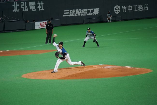 札幌ドームで野球がみたかったので6月のこの日程で北海道旅行することにした。<br />6月12日<br />関空10:25発のPEACHで新千歳空港に12:20に到着。<br />宿泊するエアーターミナルホテルに荷物を預けて、12:55発のバスで札幌ドームに13:40に到着。<br />試合開始の14:00には席に座れて札幌ドームで阪神VS日ハム戦の野球観戦スタート<br />この日の日ハム大谷投手は160キロ台を31球計測し凄かった!!MAX163キロ!!<br />阪神打線は7回まで大谷投手に3安打に抑え込まれて、結局、阪神0−6日ハムという結果。<br />しかも3時間で試合終了、阪神はいいところがほぼなかった。<br /><br /><br />野球観戦終了後、六花亭(福住店)によって、ゆきやこんこまじりっけなし等を食べる。<br />それから、札幌駅に行き、嫁がみそラーメンが好きなので、ミシュラン1つ星札幌の『一粒庵』に行った。<br />『元気のでるみそラーメン』は、行者にんにくとスクランブルエッグが入ってて旨かった♪<br />『安心の手作り餃子』も旨かった♪<br />札幌駅から5分で行きやすい。<br />http://www.ichiryuan.com/app/Blogarticlelist?mode=pc<br /><br /><br /><br /><br /><北海道旅行 6/12~6/17 5泊6日> <br />最初に決めたのが札幌ドームに野球見にくいことでこの時期でこの日程にした。<br /> <br />6月12日 天候:晴れ <br />10:25 関西空港(第2) 12:20 新千歳空港<br />12:55 新千歳空港(バス) 14:00 札幌ドーム(野球)<br />17:30 札幌ドーム 19:00 札幌<br />21:00 札幌(電車) 22:00 新千歳ターミナルホテル<br /><br />6月13日 天候:雨<br />http://4travel.jp/travelogue/11142647 <br />11:00 新千歳空港 11:20 ノーザンファーム<br />15:30 新千歳空港 <br />17:00 新千歳空港 17:35 釧路空港<br />18:00 釧路空港(レンタカー) 19:30 ニュー阿寒湖ホテル<br /><br />6月14日 天候:曇り <br />9:00 阿寒湖 11:00 帯広(六花亭)<br />12:30 帯広 14:30 オンネトー<br />15:30 ラビスタ阿寒川 17:00 釧路湿原<br />18:30 釧路 21:00 ラビスタ阿寒川<br /><br />6月15日 天候:晴れ<br /><br />http://4travel.jp/travelogue/11142137 <br />9:30 阿寒湖 11:00 摩周湖<br />12:00 硫黄山 12:30 屈斜路湖<br />14:00 神の子池 15:00 網走監獄<br />16:15 網走 17:30 サロマ湖<br />22:30 稚内市 23:00 ANAクラウンプラザ稚内<br /><br />6月16日 天候:晴れ<br />http://4travel.jp/travelogue/11143182 <br />9:00 稚内市内 11:30 宗谷岬<br />12:30 宗谷丘陵 13:30 ノシャプ岬<br />14:00 ノシャップ寒流水族館 15:00 稚内副港市場<br />16:30 稚内空港 17:35 稚内空港<br />18:25 新千歳空港 19:00 千歳<br />21:10 小樽 22:00 小樽<br />22:45 キロロトリビュート<br /> <br />6月17日 天候:雨 <br />9:15 キロロ 10:45 積丹・美国<br />12:00 島武井海岸 14:30 小樽<br />15:45 小樽 17:30 千歳<br />18:00 新千歳空港 20:00 新千歳空港<br />20:25 新千歳空港 22:20 関西空港<br />