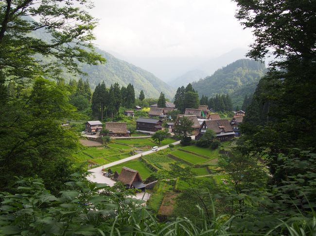 友人の結婚式が富山であったので、前乗りして五箇山へ行きました。