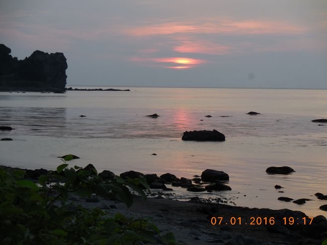 　夏、積丹半島の海は青く澄み、積丹ブルーといって人気があります。今回、釣り、温泉、食を目的に積丹半島にいってきました。その様子です。