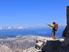 ピズボエ（PIZ BOE'）山頂へ   トレッキング登って・降りて,また登る,歩いて撮った全行程　  この天上への風景！