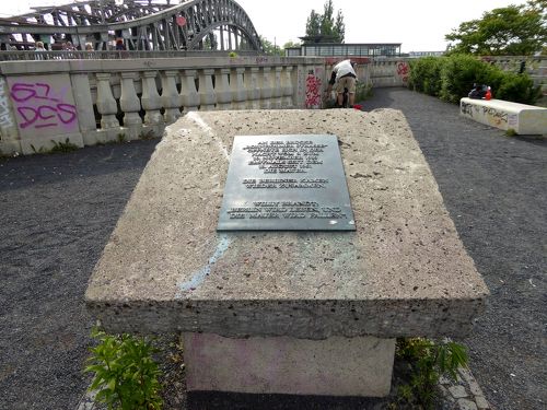 ベルリンの壁 ドイツ大使館🇩🇪 on X: 