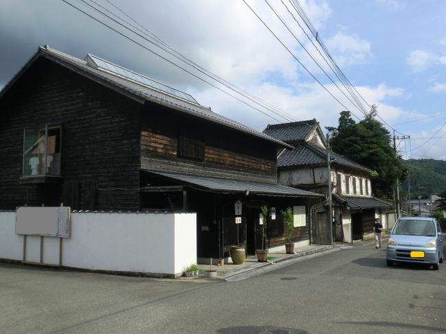 福岡県飯塚市の西部をぶらりと回ってみました。<br /><br />飯塚市は江戸時代は長崎街道の宿場町として賑わい、大正から昭和までは炭鉱で栄えた町でした。<br /><br />時代と共に賑わいは消えていきましたが、当時の面影が残っています。<br /><br />ノスタルジックな雰囲気が味わえるエリアでした。