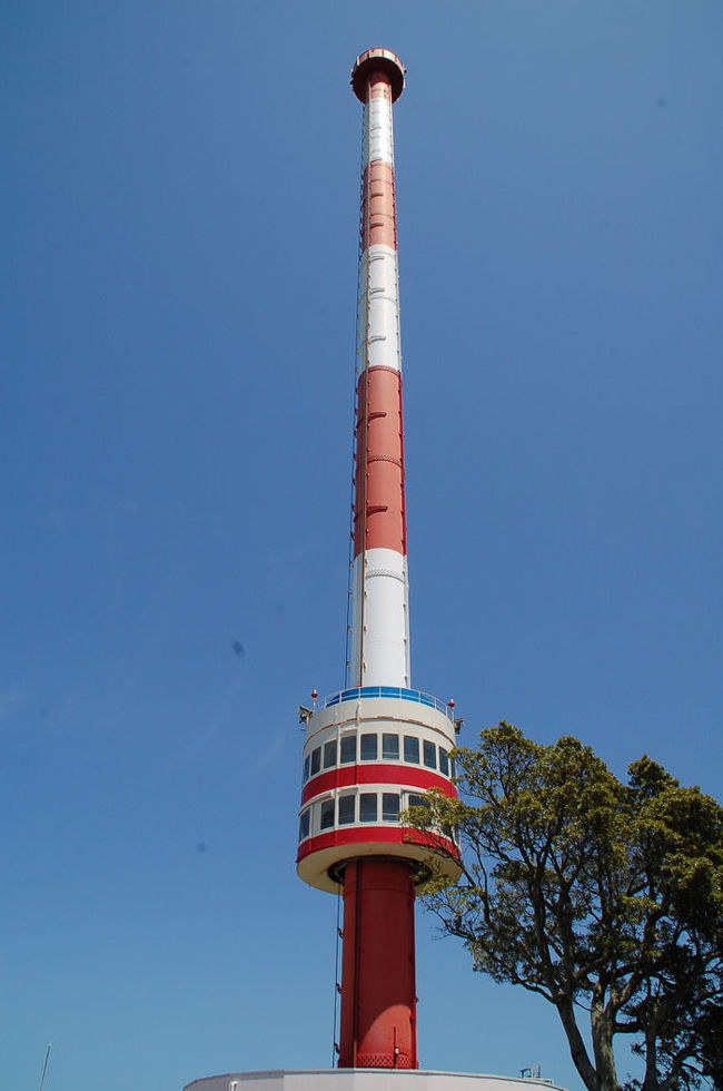 南レクの中には、宇和海展望タワーという回転昇降式展望タワーがある。せっかくなので、利用してみた。<br /><br />[http://www.nanreku.jp/site/ainan/baseyama-tower.html]<br /><br />なお、このアルバムは、ガンまる日記：回転式の宇和海展望タワーから美しい景色を見下ろす[http://marumi.tea-nifty.com/gammaru/2016/07/post-6925.html]<br />とリンクしています。詳細については、そちらをご覧くだされば幸いです。<br />