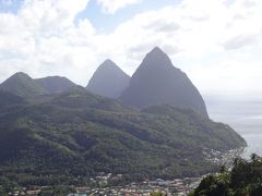  カリブ海に浮かぶ小さな国セント・ルシアに行って来ました。