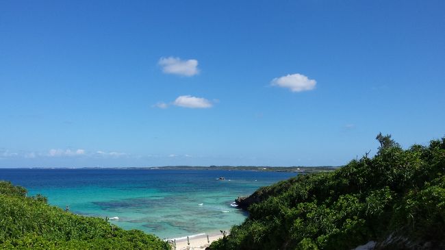 南の島…私にとって興味のないとこでした<br /><br />宮古島大好きな友人が我が家に遊びに来て<br />宮古島旅行に誘われ旦那と３人で行く事になりました<br /><br />彼女は宮古島の魅力を私たちに教えたいとの事<br />観光はもちろんの事　シュノーケリングや自然で癒されてほしいと言ってました<br /><br />宿は気がねなく使えるよう彼女がいつも愛用しているウィークリーマンションをおさえてくれました<br />3泊４日彼女が素晴らしいプランを考えてくれて素晴らしい旅行になりました<br /><br />(フライト)<br />行き<br />Skymark<br />セントレア9時→那覇11時15分<br />ANA<br />那覇12時50分→宮古島13時45分<br /><br />帰り<br />ANA<br />宮古島18時30分→那覇19時20分<br /><br />那覇20時45分→セントレア22時50分<br /><br />みっちり遊べましたよ<br />那覇から宮古島まではANAかJALしかありませんよ