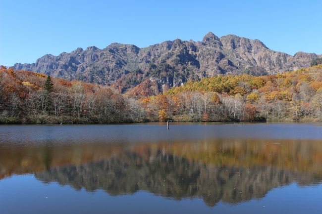 秋の晴天に恵まれた日、<br />紅葉を見に、1泊2日で谷川岳、戸隠高原、妙高高原を周ってみました。<br />