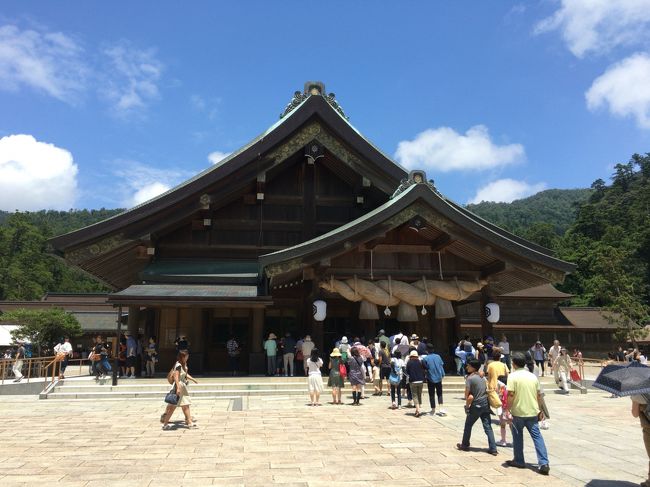 7月16日（土）は仕事でした。<br />朝「明日から2連休～そうだ、出雲大社へ行こう！」思いつきで計画、楽天トラベルで日曜の出雲のホテルを予約しました。<br />今日の午後は暇だから行ける所まで行きたいと思い彦根市のホテルがヒット！<br />2泊3日の旅となりました。