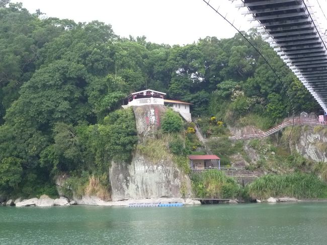 台湾旅行 台北編2 (碧潭風景特定区・深抗:小師父豆腐美食[臭豆腐料理]・老樹[珈琲館]・龍鮑翅) 2011/09/30-10/01<br /><br />・碧潭風景特定区 2011/09/30<br />・松江南京駅近くの整体院 台湾旅行2011/09/30 <br />・小師父豆腐美食：臭豆腐料理（深抗）2011/09/30<br />・老樹：珈琲館（台北） 2011/09/30<br />・龍鮑翅(台北）2011/10/01