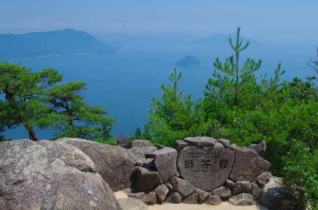 日本三景「安芸の宮島」は広島定番の観光スポット。<br />世界遺産の厳島神社と、重文豊国神社(千畳閣)、ロープウェイを利用して弥山山頂へ。