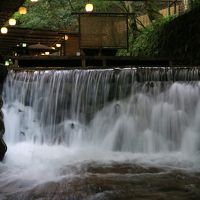 京都貴船で涼をとりつつ、川床料理を味わう