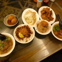 台湾旅行 台北編1 (佳佳香鍋貼專売店・下港米糕排骨酥 ・博多ラーメン 金子さん・圓山大飯店 ・圓苑 ・塩で出来た「玉白菜」・光華商場・天然酵母の店・欣葉・老樹珈琲 ・大安森林公園・好記担仔麺 ・日本帰国) 2012/02/02-02/05