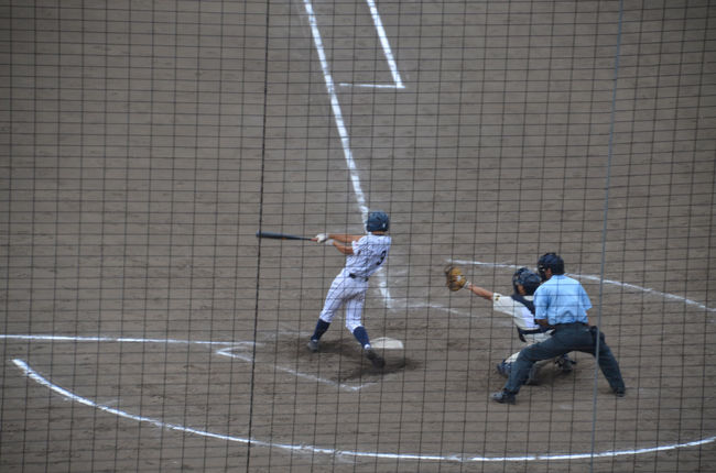 高校野球を見ようと思い、清水庵原(しみずいはら)球場にやって来ました。<br />以前来た時、駐車場が凄く混んでいました。情報では、静岡市内の高校の試合になると混むとか。<br />本日の第1試合はどちらも静岡市内ですから混むだろうとの推測で毎朝の散歩も取りやめて早めに来ました。ここまでの約30Kmの道も渋滞なしで来ることが出来ました。<br />散歩の後は、球場で第1試合静岡東vs清水桜が丘を見ました。<br /><br />＝今日の試合予定＝<br />第1試合　静岡東−清水桜が丘<br />第2試合　池新田−富士<br />第3試合　浜松江之島−伊東商<br /><br /><br />★清水庵原球場のHPです。<br />http://www.ihara-stadium.com/pc/index.html<br /><br />★静岡朝日テレビの高校野球速報のHPです。<br />http://yakyu.satv.co.jp/