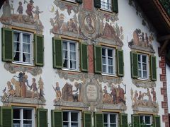 オーストリアのチロル＆エーアヴァルト、ドイツのバイエルンの旅　【７９】　見事な壁絵が溢れるオーバーアマガウの町並み