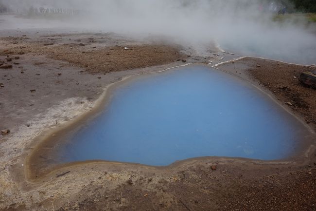 しばらくほぼ毎月海外旅行に出かけます。<br /><br />英会話が出来ないので、できるだけ日本から予約。<br />第二弾は秘境を探してて見つけたノルウェイと、<br />その近くのアイスランドに行くことにしました。<br /><br />1日目 関西空港---ヘルシンキ<br />2日目 ヘルシンキ---オスロ <br />3日目 オスロ---スタヴァンゲル<br />4日目 スタヴァンゲル/シェラーグボルテン<br />5日目 スタヴァンゲル---プレーケストーレンヒュッテ---オッダ<br />6日目 オッダ/トロールトゥンガ(トロルの舌)<br />7日目 オッダ---ベルゲン<br />8日目 ベルゲン---レイキャビク <br />9日目 ゴールデンサークルツアー(アイスランドトラベル)<br />10日目 ブルーラグーンツアー(グレイラインアイスランド)<br />11日目 レイキャビク/ショッピングモール<br />12日目 レイキャビク/植物園・動物園<br />13日目 レイキャビク/町歩き<br />14日目 ヨークルスアゥルロゥン氷河湖ツアー(グレイラインアイスランド)<br />15-16日目 レイキャビク---関西空港<br /><br />ノルウェイクローネ=12.9円<br />アイスランドクローナ=0.89円<br /><br />世界旅行のまとめ<br />https://kunkunkun.work/