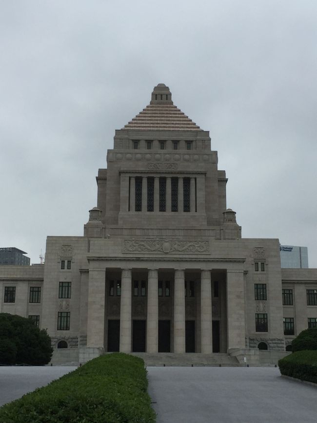JR東海ツアーズの５０＋の１ｄａｙ東京すしざんまいプランで朝早く東京駅にに到着しましたので、9時からやってる国会議事堂を見学してまいりましたのち、色々と美味しいもの食べて帰ってまいりました。<br /><br />東260ｋｍ<br />年9<br />月5<br />日9<br /><br />https://youtu.be/zY4oC5ioRgg<br />