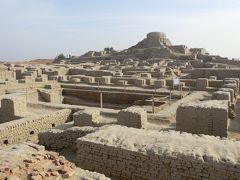 モヘンジョ・ダロ　（西丘の城塞）