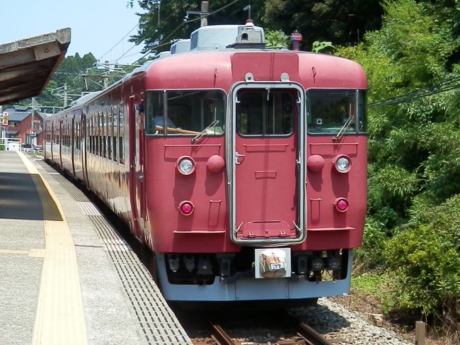 ニッチなプラチナチケットと１８きっぷを調達してしまったのが運のツキ。どんどん跳ね上がるジェットスターも悩みに悩み、７千円くらいだったのが、いつのまにか１万３千円に…そして１万千円に下がったところで妥協して買ってしまいました。カレンダー的には休みなのに、休めると確証が持てたのがごく最近なので仕方がないのですが…１８きっぷに縛られ朝から晩まで乗り倒さない、余裕のある日程です。それでいいのか台湾予行演習？無駄遣いの罪悪感いっぱいで金沢駅に到着し、あとは北海道新幹線を残すのみです。１時間ほど寄り道をします。<br /><br />きっぷ：青春１８きっぷ＋ジェットスター＋普通乗車券＋トクだ値１０<br />旅程概要：<br />07.29　川尻〜肥後大津〜熊本空港〜成田空港〜船橋〜新小岩<br />07.30　新小岩〜神田〜大月〜野辺山〜小淵沢〜甲斐大泉〜松本〜長野<br />07.31　長野〜糸魚川〜能生〜金沢〜中津幡〜舞子<br />08.01　舞子〜球場前〜倉敷〜西条〜安芸中野〜広島〜川尻