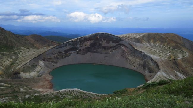 東北一周の旅・・・行きあたりばっ旅中！　８月１０日　山寺～蔵王編！<br /><br />８月１１日も蔵王をリフト＆ゴンドラを利用せず！<br />登山道でお釜まで２時間かけて歩いて登りました！<br /><br />