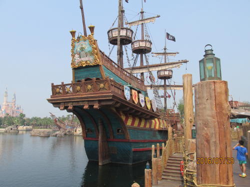 上海ディズニーランド・海賊船と難破船