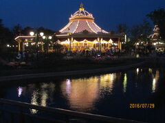 上海ディズニーランド・ミッキーアベニュー・夜景