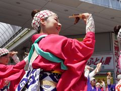 高知よさこい祭りと炎天下市内散策の旅（一日目）～二日間のよさこい三昧は帯屋町商店街から。大音量の地方車を先頭に、活きのいい踊り手が鳴子両手にヨー踊る。人生をこじゃんと楽しむ高知の気風の象徴です～