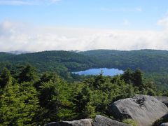 夏の八ヶ岳登山（白駒池〜高見石〜中山展望台〜ニュウ〜白駒池を歩く♪）