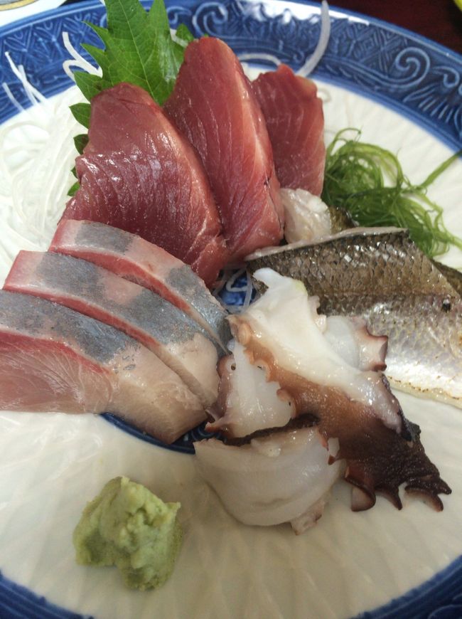 夏の1日<br />今年の夏は天気良くないよな〜<br />まっ、いい<br />今日は朝から鵠沼の海へ<br />先週の下田白浜でちょっと靴擦れじゃないフィン擦れを起こしてしまって<br />痛たた〜<br />ちょい傷深いな<br />もうダメだ、今日は一時間入り波リタイア<br />帰るのももったいないし<br />ならR134沿いを小田急片瀬江ノ島駅まで歩く<br />全く面白くないだろうの備忘録なり<br />数少ないこのあたりに興味ある方はご覧くださ〜い