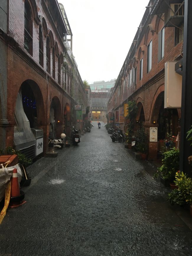 金門島 ３泊４日 vol.７ 小金門から戻って晩飯食べようと店探していると豪雨に遭う。　