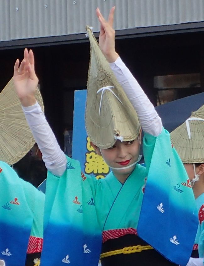 今年も阿波踊りヨットレースに参加してきました。７月８月はやっぱりヨットはオフシーズンなんだ！　熱くて死にそうでした。年寄りには辛い、日中のヨットです。<br />それでも、いつもの美味しい料理に舌鼓を打って、楽しい夏の恒例イベントを満喫しました。