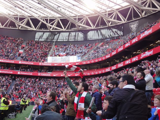 夫婦で出かけるバルとサッカーと街歩きの旅も４回目になりました。今回は初めてのバスク地方！４月２８日羽田～ビルバオ、４月２９・３０日サン・セバスティアン、５月１～３日ビルバオ、５月４・５日ビルバオ～羽田の６泊８日で、相変わらず飲んで歩き、サッカーも２試合見た充実の旅。サン・マメスからビスカヤ橋まで。