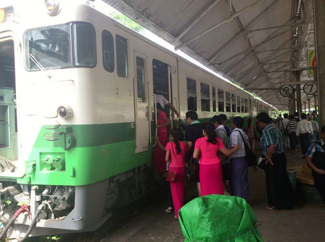 ヤンゴン環状線には、日本の鉄道の中古車両が多数輸出されています。せっかくだから乗ってみよう！とミャンマーに行ってきました。<br />バンコクまでデルタで3万円ちょっとという安さで購入でき、そこから乗り継ぎです。<br />6月に東京のミャンマー大使館で観光ビザを申請し、翌日受け取り、準備完了。