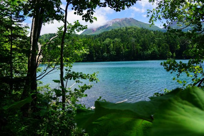 2016年夏，バイクで北海道を走ってきました！　存分に風を切り，北の大地の魅力を感じ取ることができました。<br /><br />【４日目】足寄の町を抜け，阿寒国立公園を走ってゆきます。阿寒湖・摩周湖・屈斜路湖の三大湖をはじめとして，それらを引き立てる山々の織り成す風景に出会います。