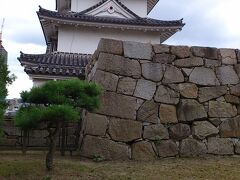 日本の標準時の明石市立天文科学館と明石城址公園