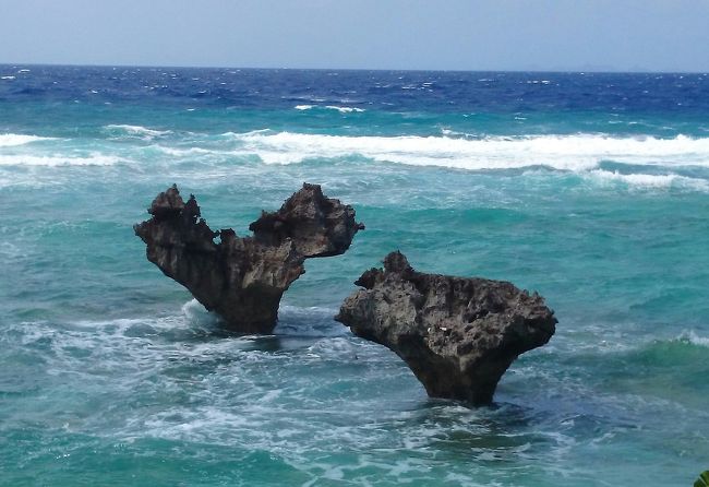 今年の夏もやってきました。家族旅行沖縄。今回は３泊４日。<br /><br />友人たちからは、海に入らないのに毎年何をするのかと聞かれます。<br />沖縄で海に入らなきゃならないと一体誰が決めたのか…！笑<br />世界遺産を見たり海を眺めてぼんやりおやつを食べたり、海に入らなくても、やることはたくさんあるのです。<br />